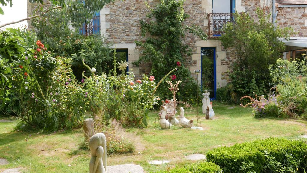 La Cage Aux Oiseaux Acomodação com café da manhã La Lande-de-Goult Exterior foto