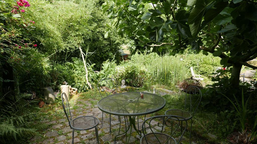 La Cage Aux Oiseaux Acomodação com café da manhã La Lande-de-Goult Exterior foto